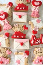 Gift Box - Medium - Image 4